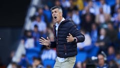 SAN SEBASTIAN, SPAIN - MAY 12: Head coach Imanol Alguacil of Real Sociedad reacts during the La Liga match between Real Sociedad and Real Madrid CF at Estadio Anoeta on May 12, 2019 in San Sebastian, Spain. (Photo by Juan Manuel Serrano Arce/Getty Images)