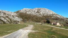 Les Praeres de Nava, en Asturias, apunta a final de etapa de la Vuelta.