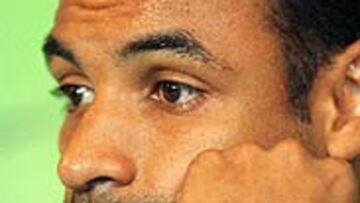 <b>NO SE VA.</B> Visiblemente abatido tras lesionarse para todo el Mundial, el brasileño explico que se quedará "toda la primera fase de la Copa junto a mis compañeros porque lo considero lo correcto y porque siento que ellos aún sienten necesidad de tenerme cerca".