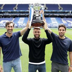 El Espanyol recibe el trofeo de campeón de LaLiga Smartbank