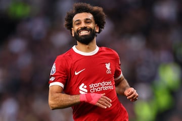 El futbolista egipcio del Liverpool (31 años) gana 35 millones de dólares por su trabajo en el terreno de juego y 18 millones de dólares por su actividad fuera del campo. 