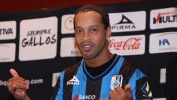 Ronaldinho, en su presentaci&oacute;n con Quer&eacute;taro