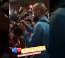 La euforia de los hinchas del Barça con Vidal en Sevilla