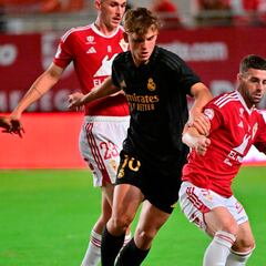 El Castilla salva un punto tras jugar media hora con diez