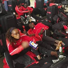 Semenya: tres noches durmiendo en el suelo del aeropuerto