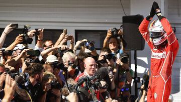 Sebastian Vettel celebrando su victoria en Hungr&iacute;a.