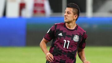 Roberto Alvarado no se quedó en Europa por regla de FIFA, señala su padre