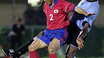 <b>UN DELANTERO DE 1,96 METROS.</b> El delantero internacional uruguayo del Nacional de Montevideo Richard Morales es un corpulento atancante, que mide 1,96 metros, y participó con Uruguay en el último Mundial de Corea y Japón.