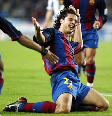 Fue canterano del Barcelona desde 1999. En 2001 subió al primer equipo, donde jugó hasta 2007.