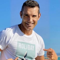 Jesús Vázquez luce 'cuerpazo' en la playa a sus 55 años