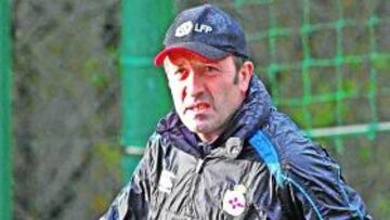 <b>INCÓGNITA. </b>Lotina habló ayer con Fabricio, pero medita apostar por Munúa para el Bernabéu.