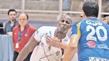 <b>PRODUCTIVO. </b>Fis hizo daño al Portland con sus lanzamientos.