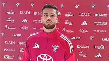 Alberto Marí, delantero del Mirandés.