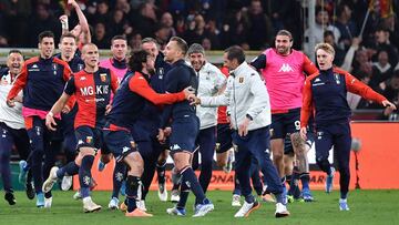 Los jugadores del Genoa celebran el gol de la victoria contra la Juventus.