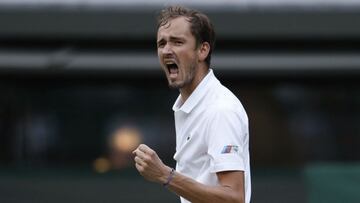 Medvedev remonta un 0-2 y Kyrgios se retira por lesión