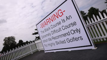 El famoso cartel a las puertas del Black Course de Bethpage que recomienda su uso “solo a golfistas con un nivel de habilidad alto”.