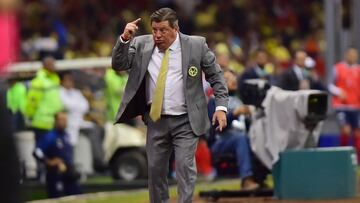 En redes sorprendió el cese de Miguel Herrera; ya lo colocan en Cruz Azul