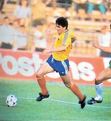 A mediados de la década de los 80, en pleno dominio del Steaua de Bucarest, un joven jugador llamado Gheorghe Hagi comenzaba a destacar en las filas del Sportul Studentesc. Así fue convocado para ir a la Eurocopa de Francia-1984. Su juego anárquico, regateador, ofensivo... causó sensación. En 1990, y tras el Mundial de Italia, el talentoso centrocampista rumano fichaba por el Real Madrid. Sólo estaría dos temporadas, pero dejó grandes detalles de su inagotable talento. Acudiría también a las ediciones de 1996 y de 2000: jugó ocho partidos en total.