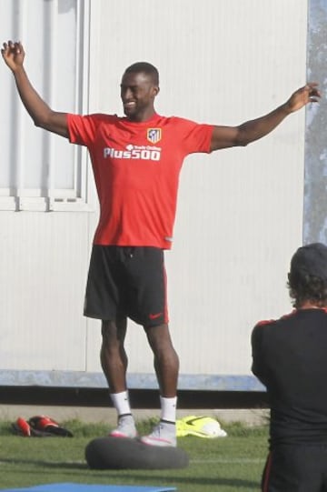 Jackson Martínez entrena con el Atlético de Madrid previo al Trofeo Ramón de Carranza en Cádiz, en el que se espera sea titular de cara al inicio de la Liga.