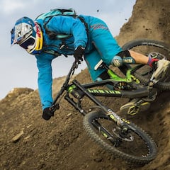 Darren Berrecloth se fractura dos vértebras por un error evitable