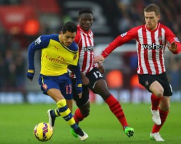 Alexis Sánchez fue titular en la derrota del Arsenal ante Southampton. 