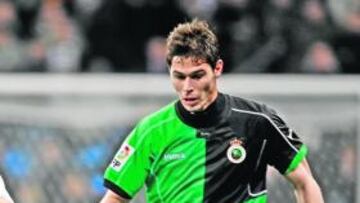 <b>RENTABLE. </b>Los goles de Zigic suponen puntos decisivos para el Racing.