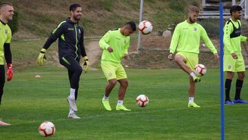 El colombiano Juan Camilo Hernández será dirigido en Huesca por Francisco Rodríguez, que ya salvó al Almería de un descenso e impulsó al delantero Suso.