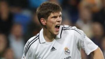 Huntelaar durante un partido de Liga con el Real Madrid de la temporada 2008/09.