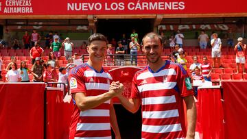 Miguel Rubio e Ignasi Miquel son dos de los centrales con contrato con los que cuenta el Granada CF, que debe apuntalar el centro de la zaga y los laterales.