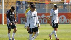 “Es una vergüenza lo que hacen los árbitros, lo mismo que en el partido contra la U… Son soberbios”