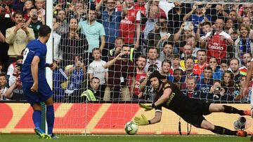 DUBLIN, IRELAND - AUGUST 01: Petr Cech of Arsenal saves a penalty from Alvaro Morata of Chelsea during the Pre-season friendly International Champions Cup game between Arsenal and Chelsea at Aviva stadium on August 1, 2018 in Dublin, Ireland. (Photo by Ch