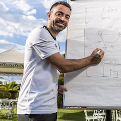 Eric Abidal y Óscar Grau siguen en Doha para cerrar a Xavi