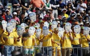 Fans del golfista australiano Adam Scott que disputa el Presidents Cup en Incheon, Corea del Sur.