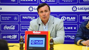 Cristobal Parralo, durante su acto de renovación como técnico del Alcorcón.