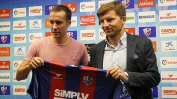 David López llama a las puertas de su primera titularidad