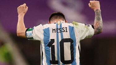 Messi festeja su gol ante México.