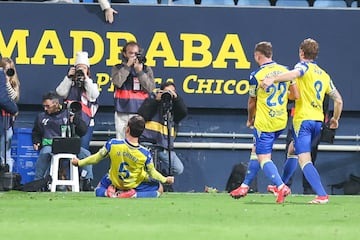 Vctor Chust celebrando el gol del 3-1 frente al Mirands.