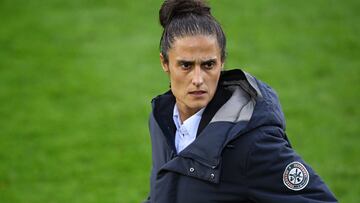 “No tenemos una jugadora que mida dos metros, como no pongamos una jugadora encima de la otra...”