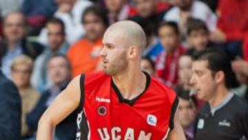 Miso deja Murcia y vuelve al Estu.