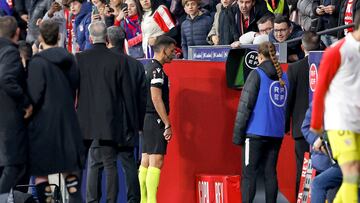 El VAR, en el penalti anulado al Sevilla: “Barrios juega balón”