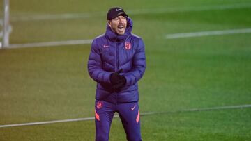 Simeone, durante un entrenamiento del Atl&eacute;tico.