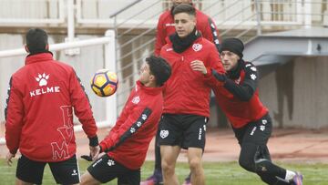 Álex Moreno, en un entrenamiento.