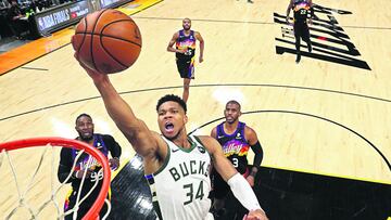 Giannis Antetokounmpo (Milwaukee Bucks) ante Phoenix Suns en las NBA Finals 2021