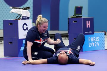 El equipo de Serbia consigue su primer oro en los Juegos Ol¨ªmpicos de Par¨ªs en la modalidad de 10 metros de pistola de aire comprimido por equipos mixtos. La pareja serbia, formada por Zorana Arunovic y Mikec Damir, se impuso en la final por 16-14 al equipo de Turqu¨ªa, que se hizo con la plata. India se hizo con el bronce tras superar a Corea del Sur por 16-10.