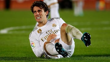 Real Madrid&#039;s defender Alvaro Odriozola lays on the field during the Spanish league football match RCD Mallorca against Real Madrid CF at the Iberostar estadi stadium in Palma de Mallorca on October 19, 2019. (Photo by JAIME REINA / AFP)