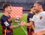 En menos de 30 segundos Totti destruye la carrera de Messi