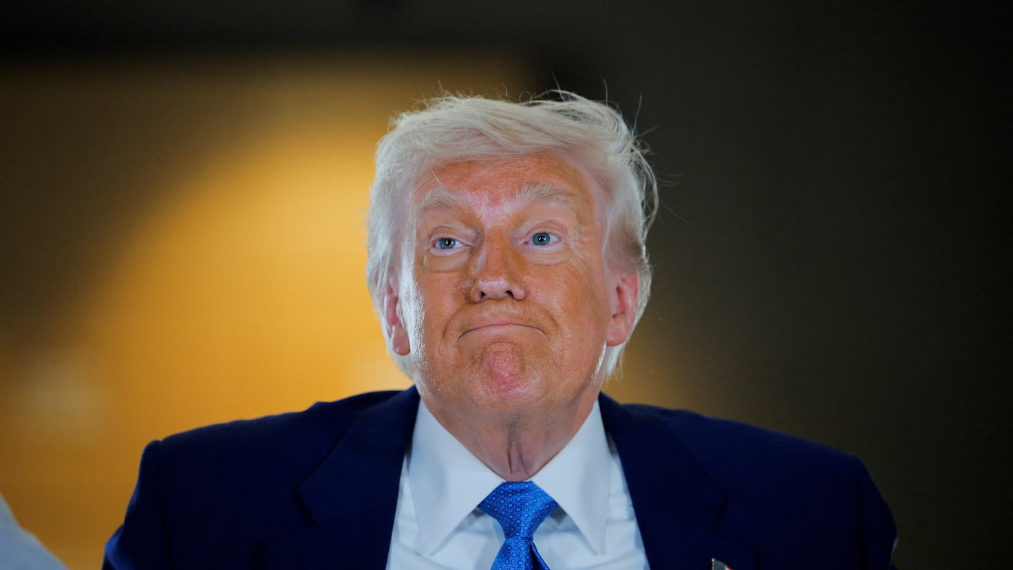 Preocupación por la salud de Trump: Lo que no pasó desapercibido en su rueda de prensa