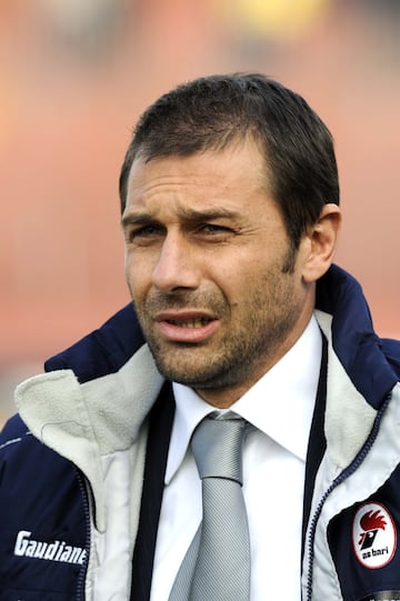 Sus inicios en el área técnica fueron siendo el asistente técnico de Luigi De Canio en el A. C. Siena. En la temporada siguiente se convirtió en el entrenador del A. C. Arezzo en la Serie B. El 28 de diciembre de 2007, Conte fichó por el A. S. Bari, reemplazando a Giuseppe Materazzi y consiguiendo una Serie B.