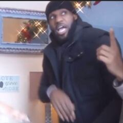 LeBron quien es el productor de este programa de TV se encarga de entregar el premio