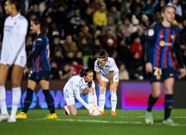 La jugadora escocesa clavó un tiro libre e igualó el partido en Mérida.
